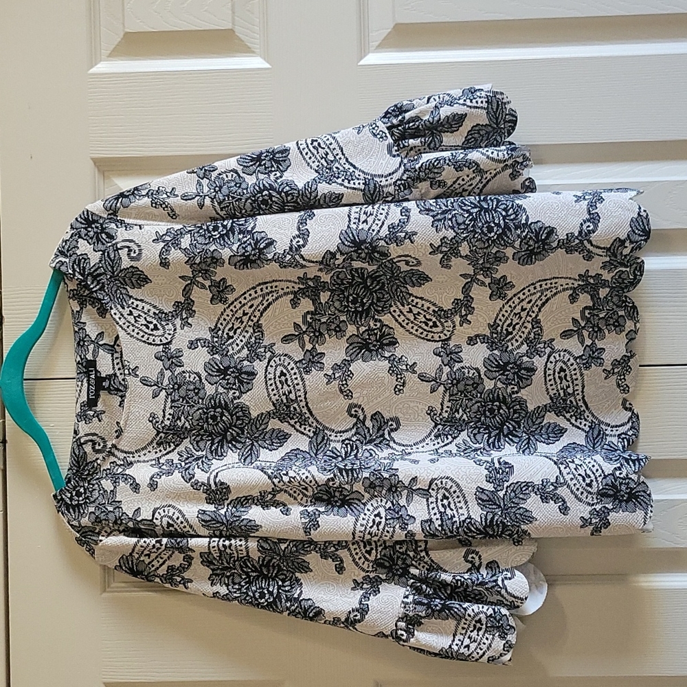 Floral 3/4 sleeve blouse